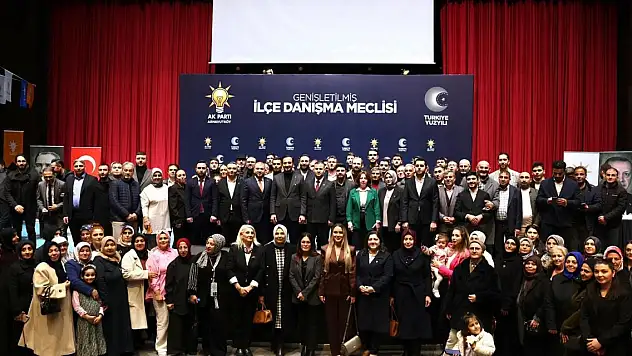 CHP'den istifa eden ikisi meclis üyesi 150 kişi AK Parti'ye katıldı