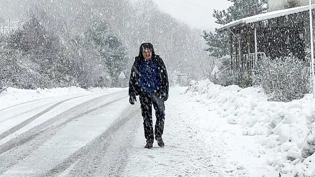 Meteoroloji uyardı... Ege'de fırtına, Antalya ve Karaman'da kar yağışı bekleniyor