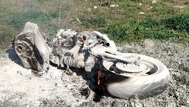 Balıkesir'de çarpışma sonrası motosiklet alev aldı, sürücü hayatını kaybetti