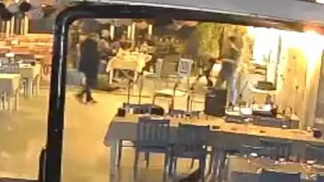 İstediği verilmeyince restorana tüfekle saldırdı: 1 ölü, 3 yaralı