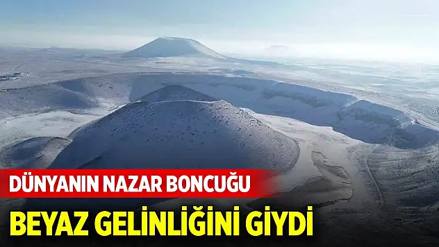 Dünyanın nazar boncuğu beyaz gelinliğini giydi