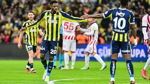 Samsunspor'u Musaba yıktı! Fenerbahçe finalde Galatasaray'ın rakibi oldu