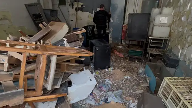 Sokakta fare paniği: Kötü kokular sardı