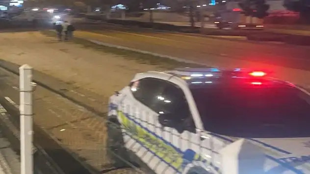 Kaldırıma çarpan motosiklet defalarca takla attı: 22 yaşındaki sürücü hayatını kaybetti