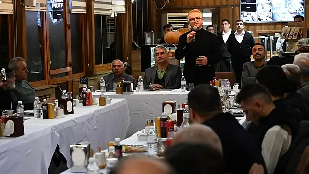 Seydişehir'de gazetecilerle bir araya geldi