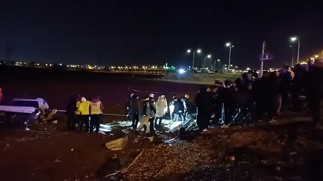 Can pazarı! Araçlar birbirine girdi: Ölüler ve yaralılar var