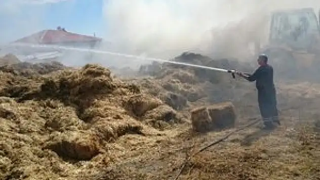 Kulu'da 2 bin 500 balya saman yanarak kül oldu