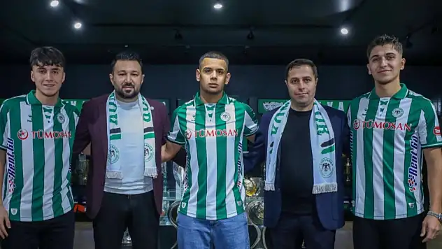Konyaspor'da 3 genç futbolcu profesyonel oldu!