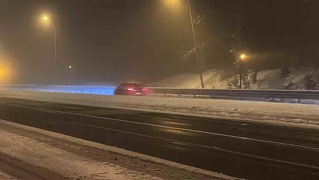 Bolu Dağı geçişinde kar yağışı başladı