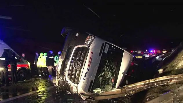 Kar yağışı kaza getirdi: 11 yaralı