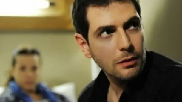 Ünlü oyuncuyu yıkan haber! Babasını kaybetti