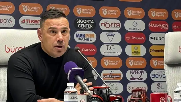 Konyaspor'da Çağdaş Atan'dan net mesaj: 'Sağı çözdük, sol tarafı hala çözemedik'