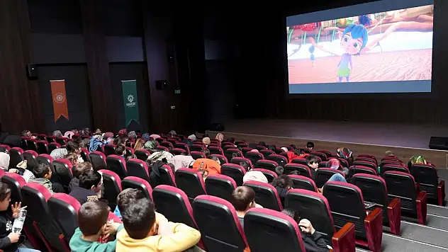 Karatay Belediyesi'nden ücretsiz sinema ve tiyatro! Biletler Yanıbaşımda Karatay uygulamasında