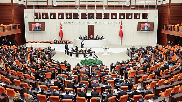 TSK'nın deniz unsurlarına kritik görev: Tezkere Meclis'ten geçti