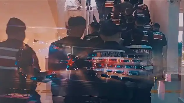 Suç dünyasına 7 milyarlık darbe! 9 ilde 9 çete çökertildi