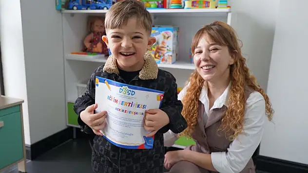 DOSD Meram'da başarı belgeleri verildi... Özel öğrencilerin büyük sevinci