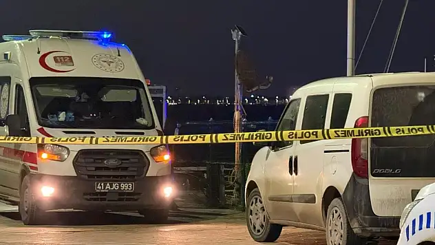 Denizde dalgıç kıyafetli erkek cesedi buldu