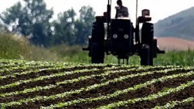 Tarlaları otopilotlu traktörler sürecek