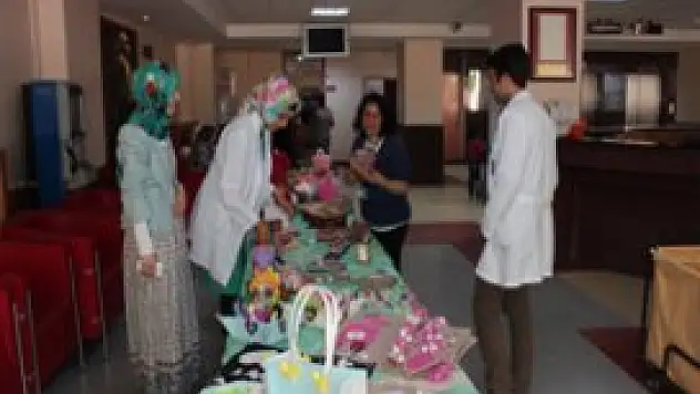 Meram Tıpta Hastalar kermes düzenledi