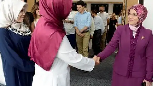 Meram'da mesai bayramlaşmayla başladı