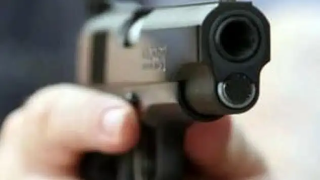 Anne ve bebeği silahlı saldırıda yaralandı