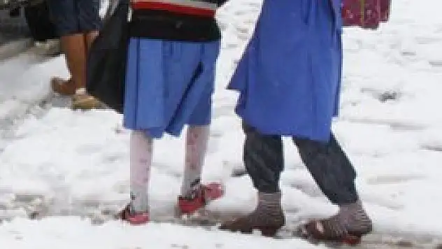 Kimi serbest kıyafet derdindeyken, onlar...