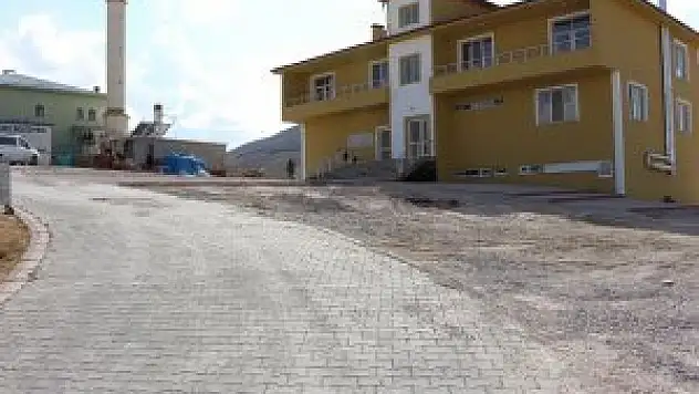 Merkeze uzak mahallelerde parke çalışmaları