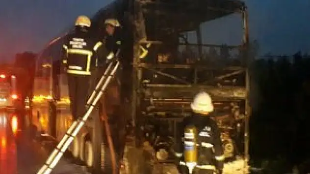 TEM'de otobüs yangını!