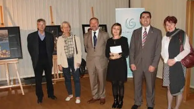 'Günışığını Paylaşmak' sergisi Köln'de açıldı