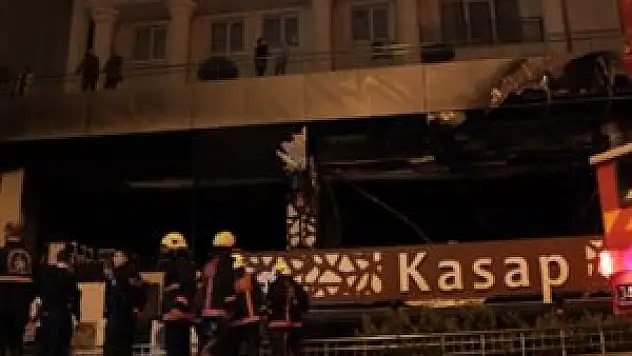 Beylikdüzü'nde iki katlı restoran kundaklandı