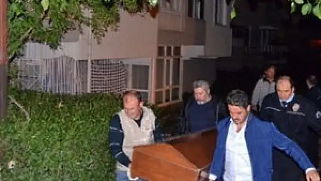 18 yaşındaki kızını silahla öldürdü!