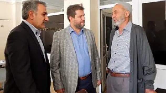 AK Parti Meram çalmadık kapı bırakmıyor