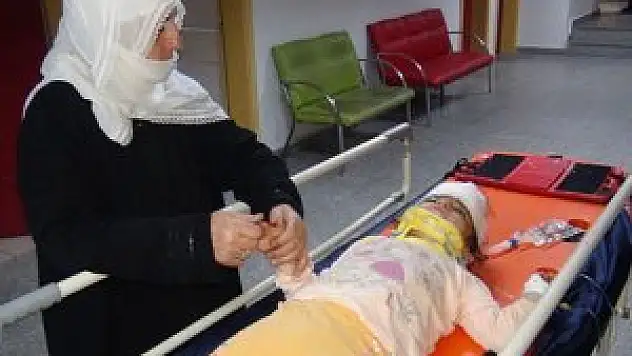 Üzerine televizyon düşen 3 yaşındaki kız ağır yaralandı