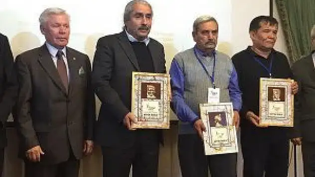 'Türkçe'nin Uluslararası Şiir Şöleni' sona erdi