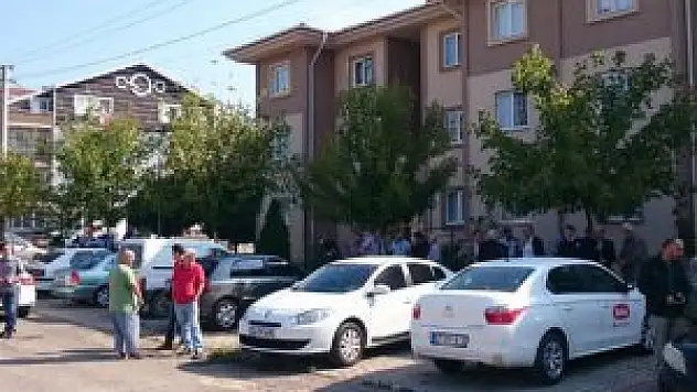 Eve giren hırsız sağır ve dilsiz kadının boğazını kesti!