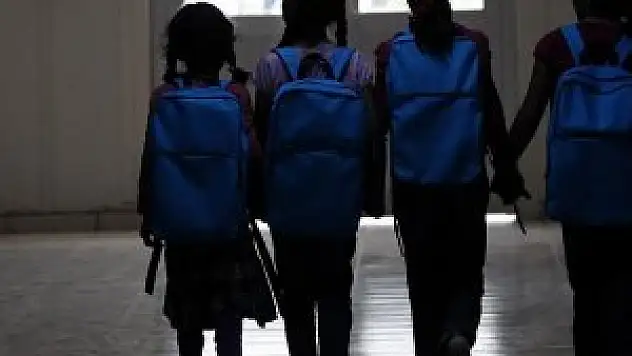 Okul çağındaki çocukların yüzde 70'i bel ağrısı çekiyor