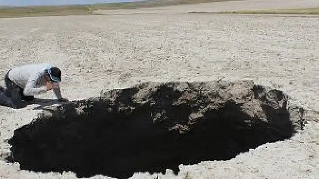 Karapınar'da yeni obruk oluştu