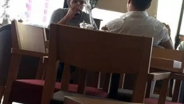 Torku Konyasporlu futbolcu sigara içerken görüntülendi