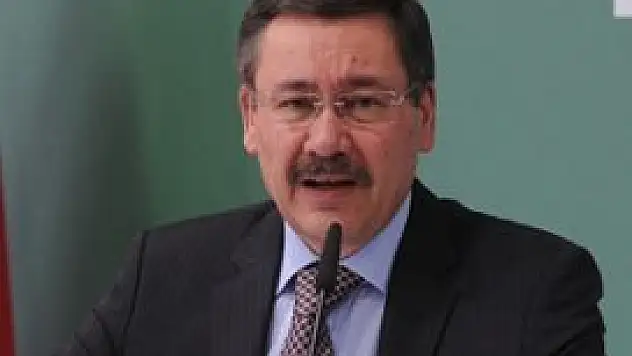 Melih Gökçek bıraktı!