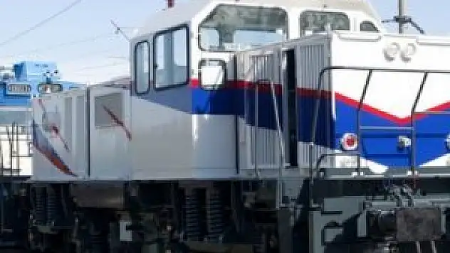 Milli lokomotif bugün raylara indi