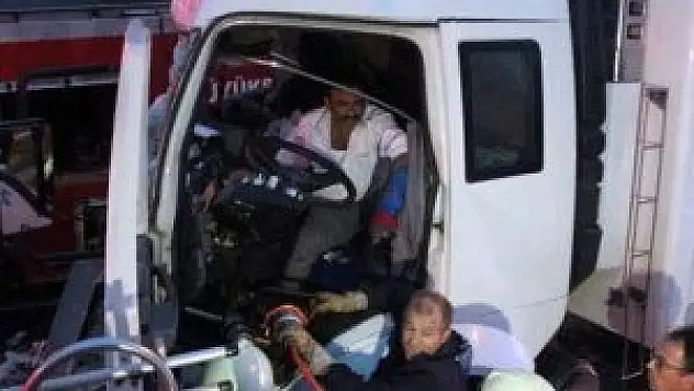 1 buçuk saat kurtarılmayı bekledi