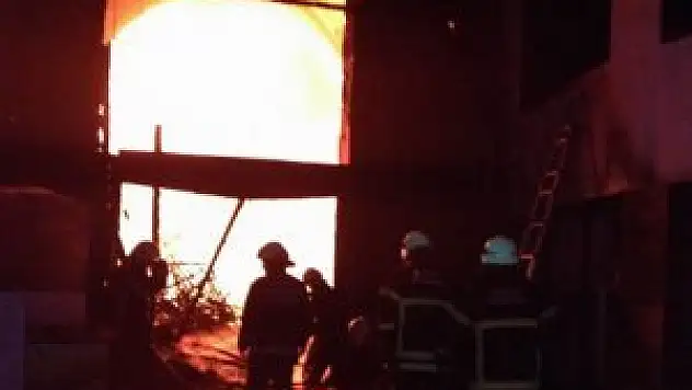 Kapalıçarşı yangınında çay ocağı şüphesi