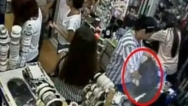 Liseli kıza hırsızlık şoku! O anlar kamerada