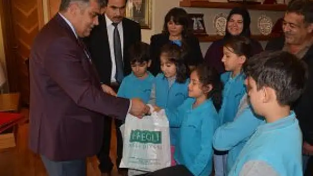 Öğrencilerden Başkan Özgüven'e teşekkür