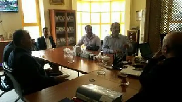 AK Parti seçim çalışmalarını sürdürüyor