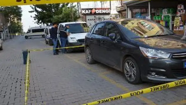 Silahlı saldırıya uğrayan doktor hayatını kaybetti