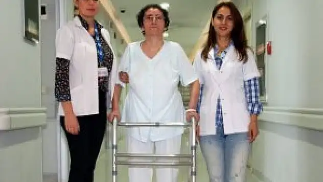 Hareket yeteneğini kaybetti, 4 ay sonra yürüdü