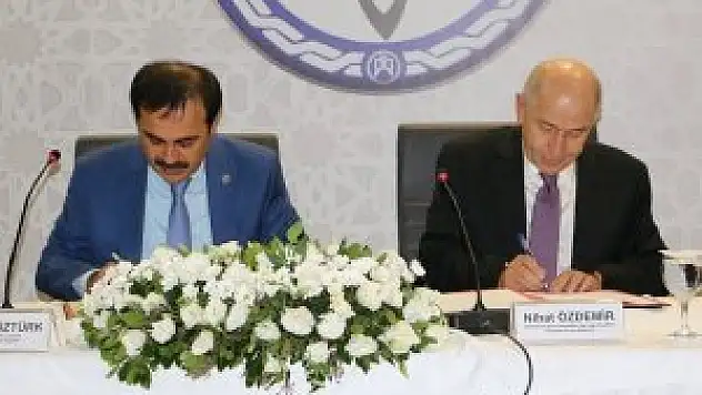 Enerji Zirvesi Galası KTO Karatay Üniversitesi'nde yapıldı