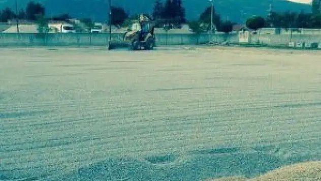 Akşehir'de 9 mahalleye 9 sentetik çim saha