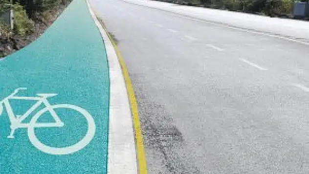 Akşehir'de Gazi Bulvarına bisiklet yolu